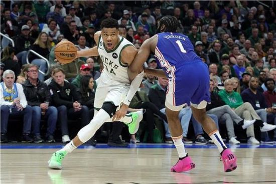 ميلووكي يهزم سان أنطونيو في دوري السلة الأمريكي