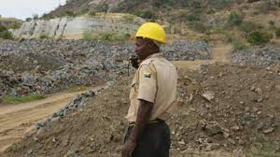 محاصرة 11 عاملا بعد انهيار منجم للذهب في زيمبابوي