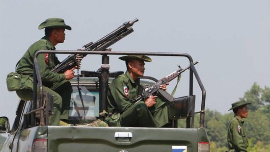 مجموعة إتنية تؤكد السيطرة على بلدة شمال بورما