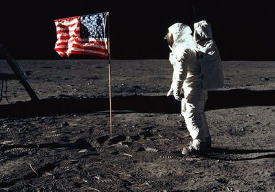أمريكا تعتزم إرسال رفات بشر إلى القمر