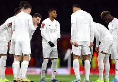 أرسنال يتخلى عن الزي الأحمر بملعبه الإمارات لأول مرة