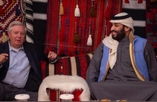 ولي العهد السعودي يجتمع مع السيناتور الأمريكي غراهام في العُلا