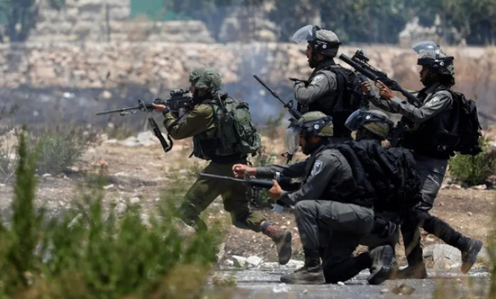 من عدة محاور.. قوات إسرائيلية تقتحم مدينة رام الله