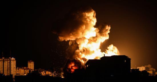 جيش الاحتلال يقصف دير البلح