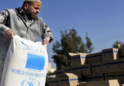 الأردن يعلن عبور مساعدات من أراضيه إلى قطاع غزة