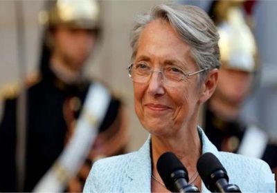 بسبب أزمة الهجرة.. رئيسة الوزراء الفرنسية إليزابيث بورن تتقدم باستقالتها