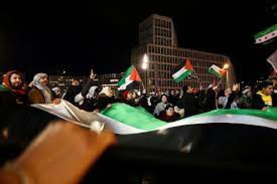 اعتقال 325 متظاهرًا مؤيدًا لفلسطين بنيويورك
