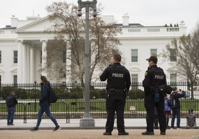 اعتقال شخص صدم بسيارته بوابة البيت الأبيض