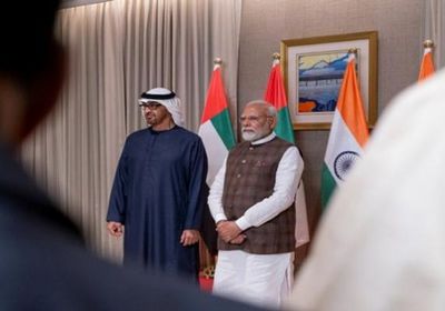 محمد بن زايد يبحث مع رئيس الوزراء الهندي تعزيز العلاقات الثنائية