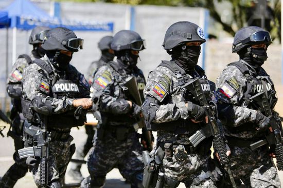 جيش الإكوادور يحرر 24 عنصرًا أمنيًا من العصابات