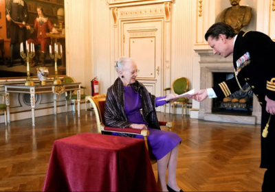 رسميا.. ملكة الدنمارك توقع مرسوم تنحيها عن العرش