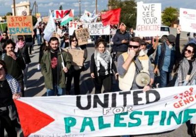 مئات نشطاء السلام يتظاهرون في قبرص