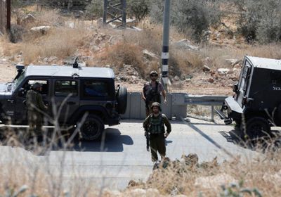 برصاص إسرائيلي.. مقتل فلسطينيين داخل مركبة بالضفة الغربية