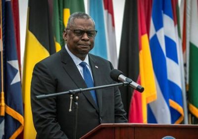 وزير الدفاع الأمريكي يغادر المستشفى.. ويدير البنتاجون "عن بعد"