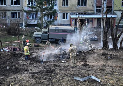 صاروخان روسيان يستهدفان حيًا سكنيًا بخاركيف