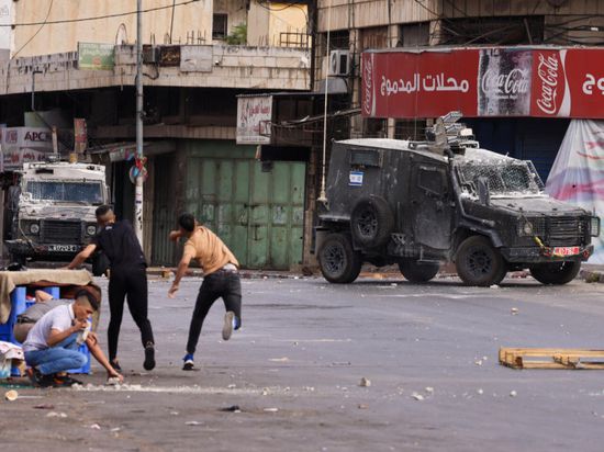 مقتل سبعة فلسطينيين في قصف إسرائيلي بالضفة