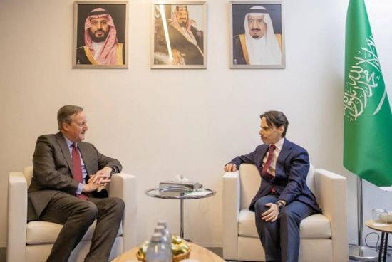 وزير الخارجية السعودي يبحث مع نظيره البريطاني التطورات بالمنطقة