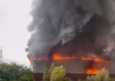 حريق هائل في قصر رئيس وزراء اليونان وسط أثينا