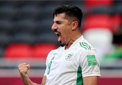 بونجاح يسجل هدفين وينقذ الجزائر من الخسارة أمام بوركينا
