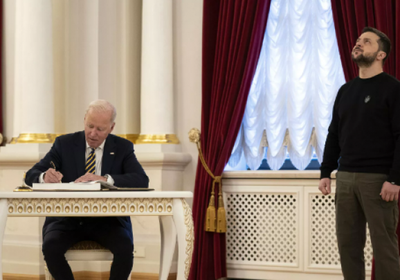 صحيفة أمريكية: رفض زيلينسكي التفاوض مع روسيا يعرقل الدعم الغربي لكييف