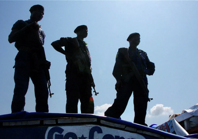 مصرع 18 شخصًا وإصابة العشرات إثر انقلاب شاحنة غرب الكونغو