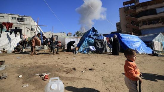 قصف إسرائيلي لخيام النازحين بخان يونس ورفح