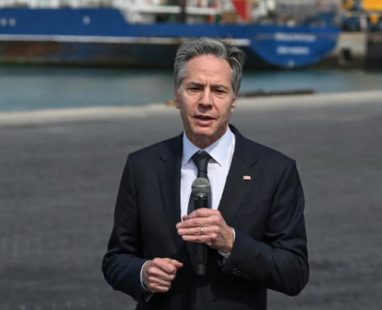 وزير الخارجية الأمريكي يلتقي رئيسي نيجيريا وساحل العاج