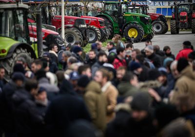 فرنسا تسعى لحماية دخل المزارعين بمفاوضات مع تجار التجزئة