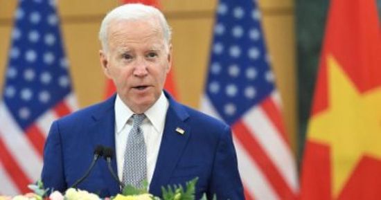 محتجون مؤيدون للفلسطينيين يقاطعون خطاباً لبايدن