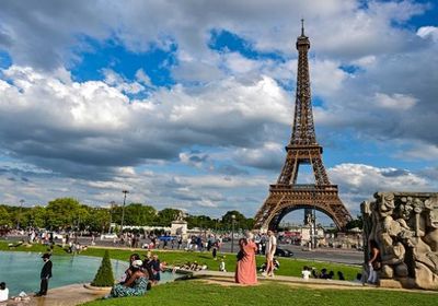 برج إيفل يسجل رقمًا قياسيًا في عدد الزوار خلال 2023