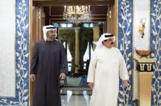 رئيس الإمارات يزور ملك البحرين بمقر إقامته في أبوظبي