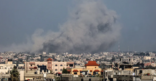 الأونروا: مصرع 9 أشخاص إثر قصف إسرائيلي على ملجأ للوكالة جنوب غزة