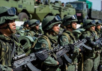 فنزويلا تطرد 33 عسكريا من الجيش 