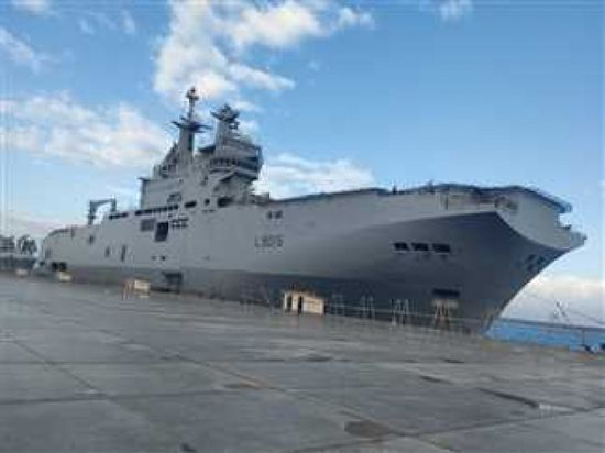 السفينة الفرنسية ديكسمود تغادر مصر