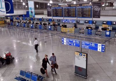 اليونان: طرح 30% من أسهم مطار أثينا للاكتتاب العام