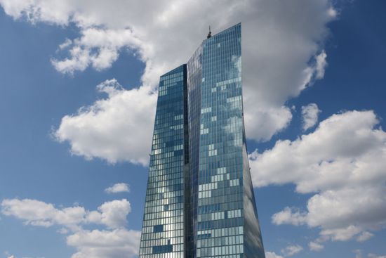 للمرة الثالثة.. المركزي الأوروبي يثبت أسعار الفائدة دون تغيير 