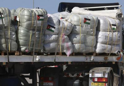 متظاهرون يمنعون دخول مساعدات إنسانية إلى قطاع غزة