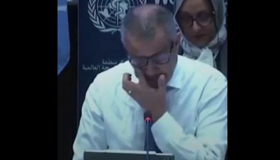 الوضع يتجاوز الكلمات.. مدير الصحة العالمية يبكي بسبب غزة