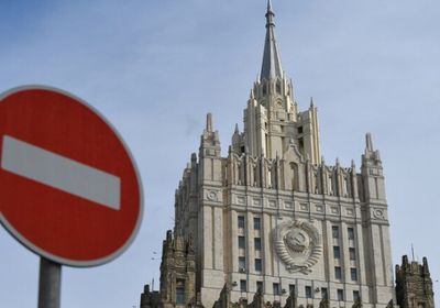 الولايات المتحدة تقرر منع إصدار تأشيرة لدبلوماسي روسي