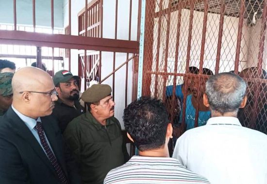 نائب مدير أمن عدن يتفقد أوضاع النزلاء بالسجن المركزي