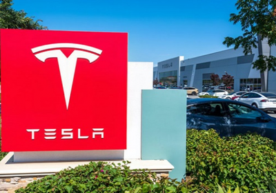 تسلا تخيب آمال المستثمرين وتفقد 205 مليارات دولار 