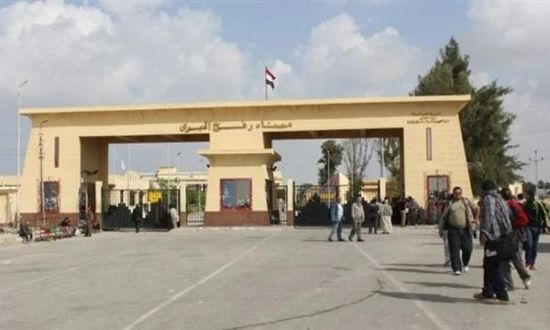 مصر.. معبر رفح يستقبل 86 جريحًا ومرافقًا فلسطينيًا