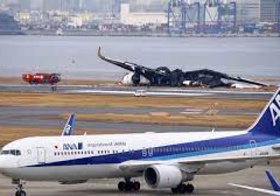 تصادم بسيط بين طائرتين في مطار ياباني