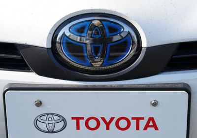 تويوتا توقف شحنات سياراتها بسبب مخالفات في محركات الديزل