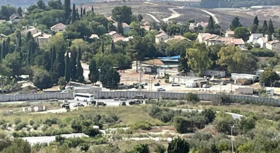 ديفيد أزولاي: 80 ألف مستوطن نزحوا من منازلهم على الحدود مع لبنان