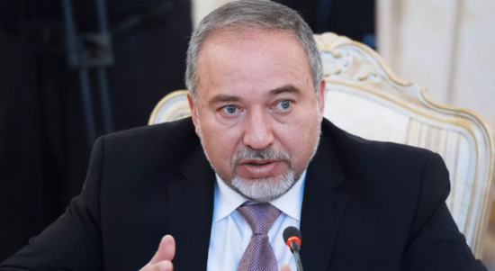 ليبرمان يدعو لسيطرة مصر على غزة.. وتقاسم مسؤولية الضفة مع الأردن