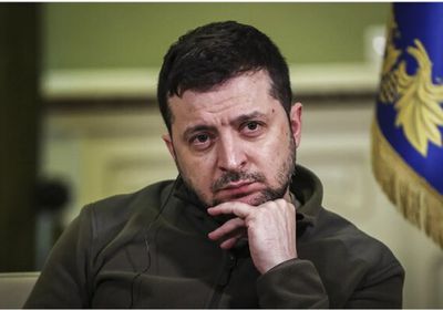 زيلينسكي يلمح إلى إقالة وزير الدفاع الأوكراني