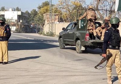 مقتل 10 أفراد في هجوم مسلح بباكستان