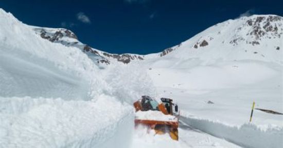 بسبب تساقط الثلوج.. إصابة أكثر من 100 شخص في اليابان