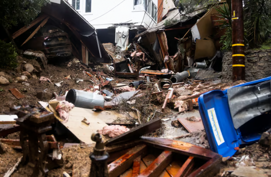 مصرع 3 أشخاص جراء عاصفة في كاليفورنيا